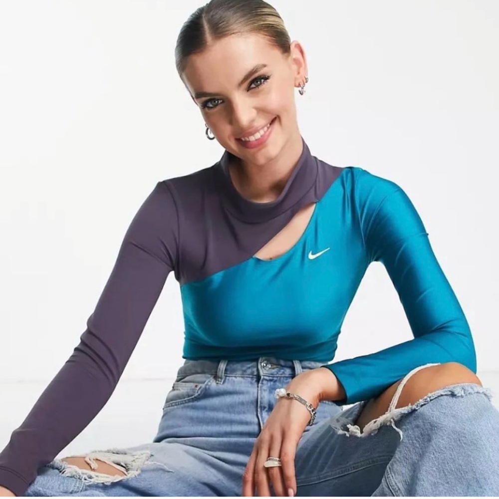 Nike Women’s Two-Tone Teal & Purple Long-Sleeve Top